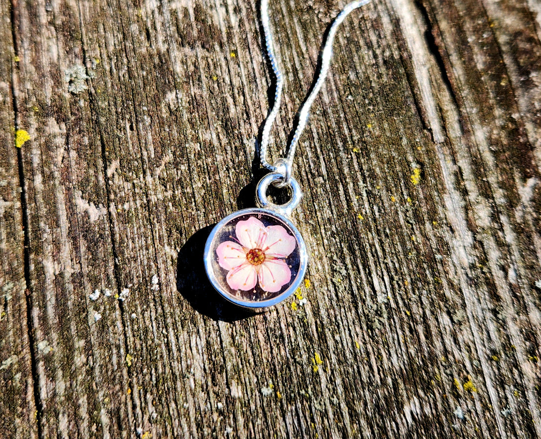 Necklace - Mini White and Pink Flower Silver Round Bezel