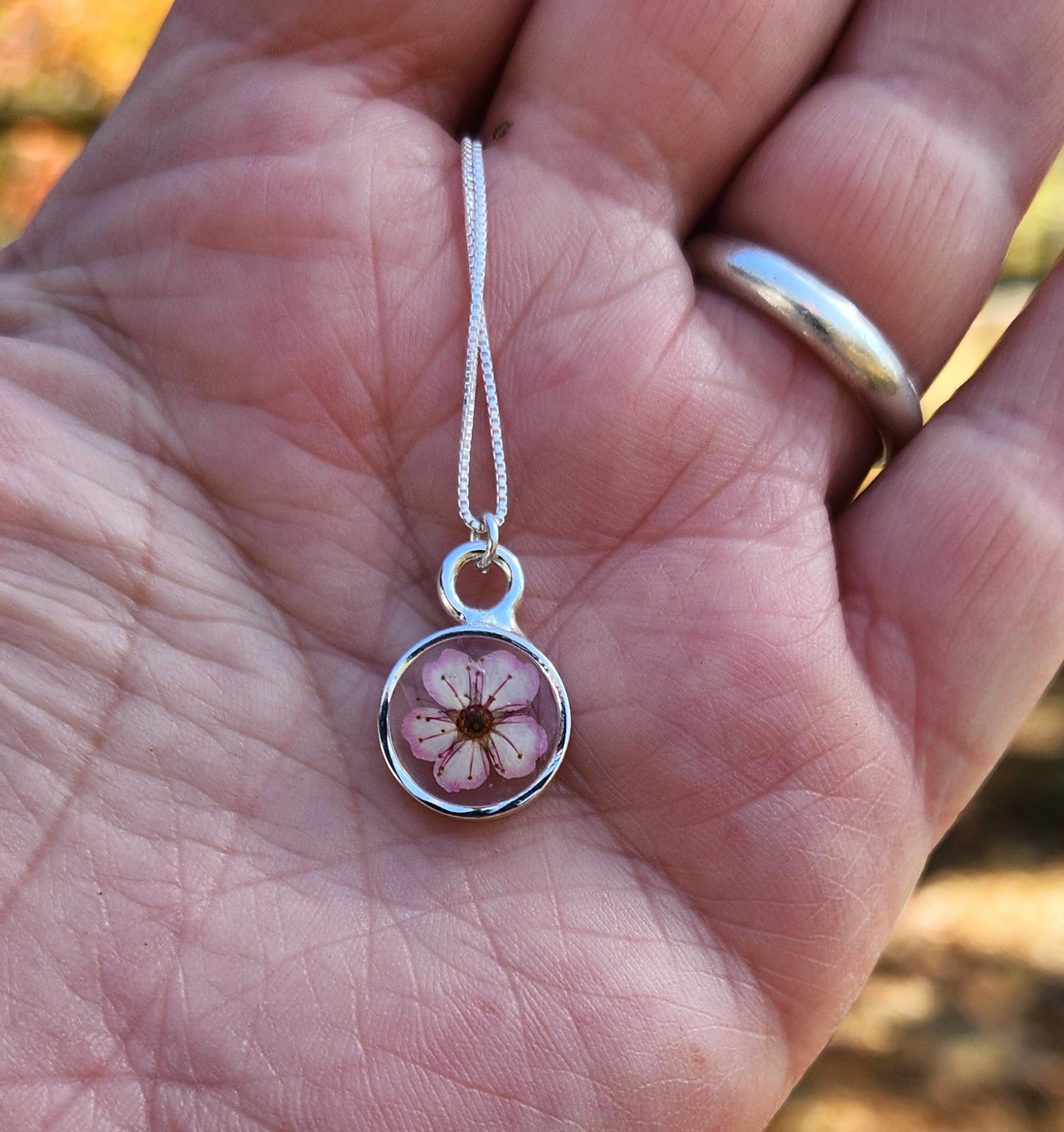 Necklace - Mini White and Pink Flower Silver Round Bezel