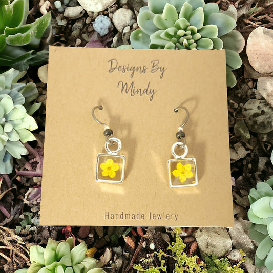 Forget-me-nots Yellow Earrings In Tiny Silver Bezel