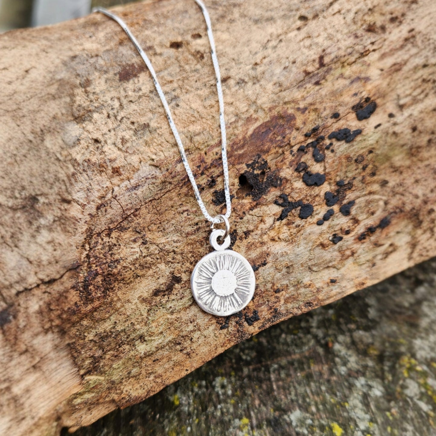 Silver Pendant- Daisy